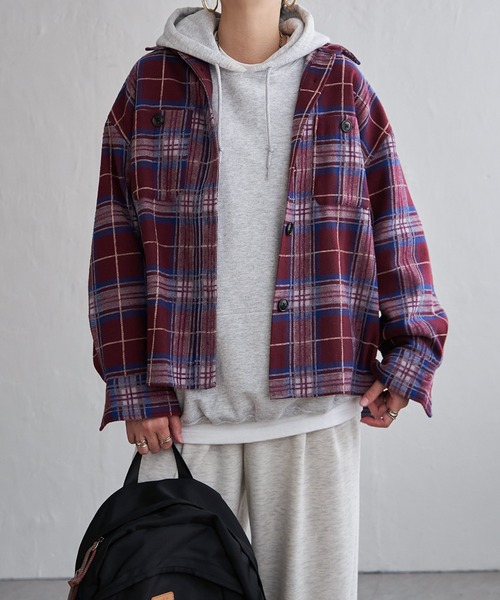 LBC(エルビーシー)の「モールチェックCPOシャツ(シャツ/ブラウス・レディース・ブラック/イエロー/ワイン・L/M)」の3枚目の写真