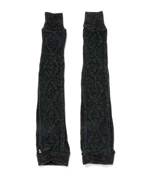 CHUBBYGANG（チャビーギャング）の「ケーブルジャガードアームウォーマー（その他小物・キッズ・キナリ/チャコール・LARGE/MEDIUM）」の2枚目の写真