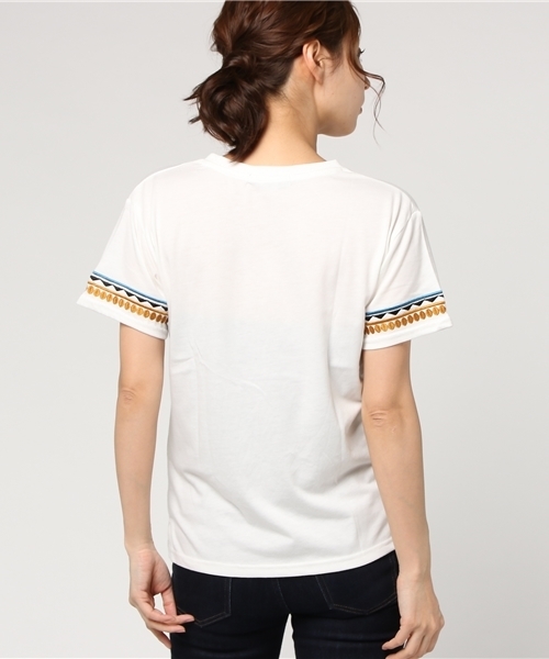 VENCEEXCHANGE（ヴァンスエクスチェンジ）の「袖オルテガ刺繍Tシャツ             （Tシャツ/カットソー・レディース・オレンジ/マスタード/ブラック/オリーブ/オフホワイト・MEDIUM）」の8枚目の写真