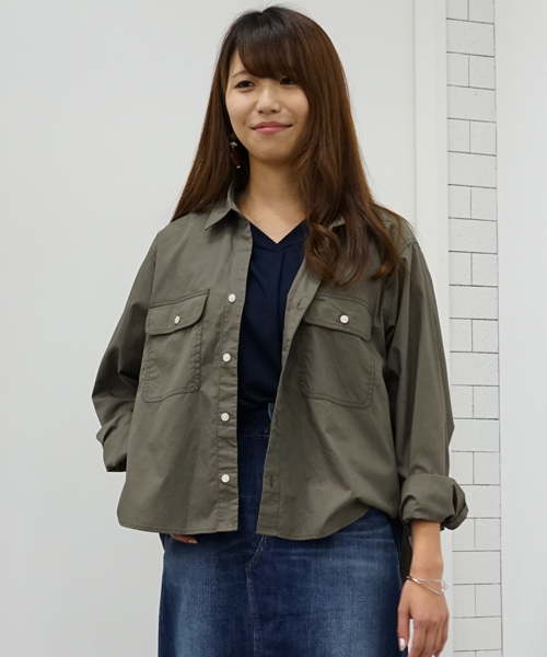 earth music&ecology（アースミュージックアンドエコロジー）の「抜け衿カジュアルシャツ（シャツ/ブラウス・レディース・ピンクベージュ/ネイビー/オフホワイト/カーキ・FREE）」の16枚目の写真