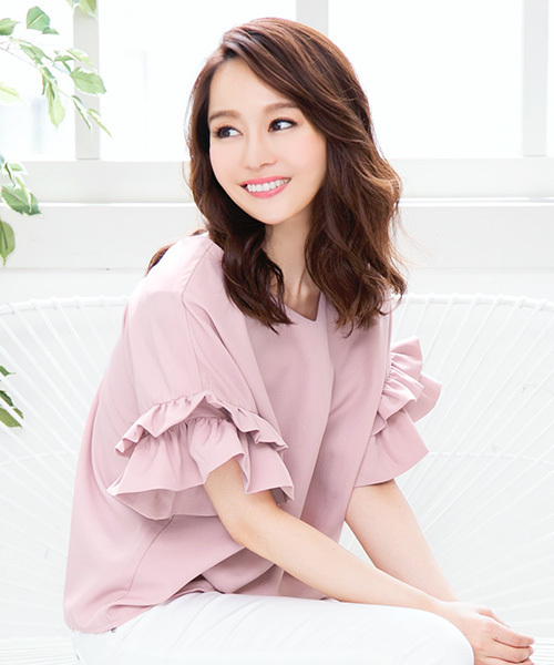 KOBE LETTUCE（コウベレタス）の「ボリュームフリル袖Vネックブラウス/レディーストップス/フレアスリーブ[C2791]神戸レタス（シャツ/ブラウス・レディース・チェリーピンク/グリーン/スモークピンク/ボルドー/ブラック/オフホワイト/サックスブルー/キャメル/ベージュ/ブルー系その他/イエロー系その他/チェック/ブラック系その他・FREE）」の11枚目の写真