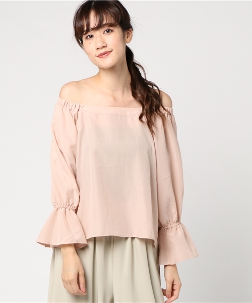 12Twelve Agenda(トゥエルブ アジェンダ)の「7分袖キャンディースリーブオフショルダーブラウス(シャツ/ブラウス・レディース・ブラウン/ライトピンク/オフホワイト/ネイビー・M)」の4枚目の写真