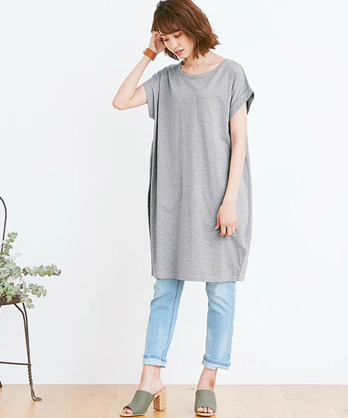 Pierrot（ピエロ）の「ポケットデザイン ビッグTシャツ/Tシャツワンピ/ロングTシャツ（Tシャツ/カットソー・レディース・オフホワイト/ブラック/杢グレー/ネイビー・M/L）」の15枚目の写真