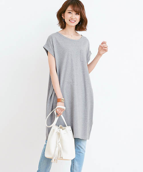 Pierrot（ピエロ）の「ポケットデザイン ビッグTシャツ/Tシャツワンピ/ロングTシャツ（Tシャツ/カットソー・レディース・オフホワイト/ブラック/杢グレー/ネイビー・M/L）」の16枚目の写真