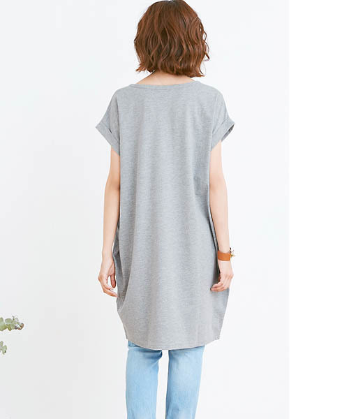 Pierrot（ピエロ）の「ポケットデザイン ビッグTシャツ/Tシャツワンピ/ロングTシャツ（Tシャツ/カットソー・レディース・オフホワイト/ブラック/杢グレー/ネイビー・M/L）」の17枚目の写真