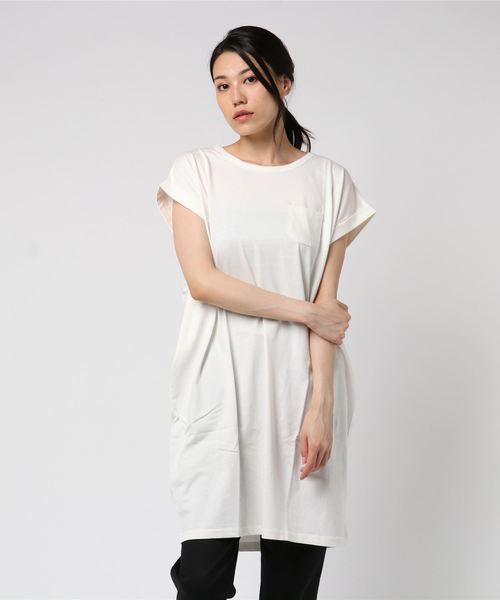 Pierrot（ピエロ）の「ポケットデザイン ビッグTシャツ/Tシャツワンピ/ロングTシャツ（Tシャツ/カットソー・レディース・オフホワイト/ブラック/杢グレー/ネイビー・M/L）」の10枚目の写真