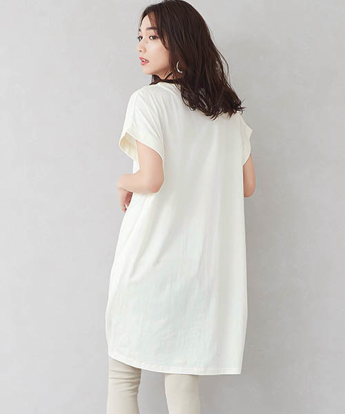 Pierrot（ピエロ）の「ポケットデザイン ビッグTシャツ/Tシャツワンピ/ロングTシャツ（Tシャツ/カットソー・レディース・オフホワイト/ブラック/杢グレー/ネイビー・M/L）」の5枚目の写真