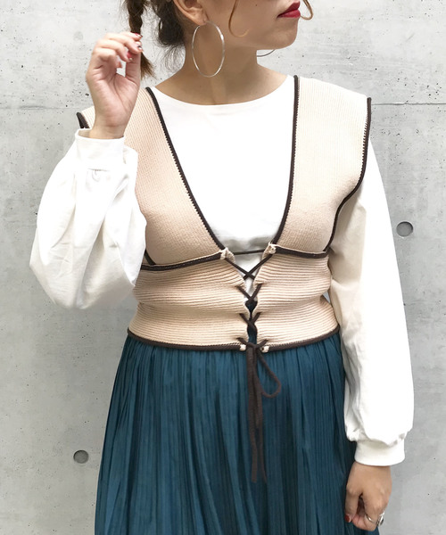 archives(アルシーヴ)の「配色ビスチェ×インナーSET(ニット/セーター・レディース・アイボリー/ブラック/モカ・M)」の2枚目の写真