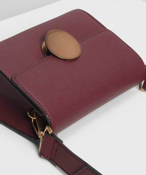 CHARLES & KEITH(チャールズ & キース)の「サーキュラープッシュロッククロスボディバッグ / Circular Push Lock Crossbody Bag(ショルダーバッグ・レディース・ブラック/ブルーグリーン/プラム・S)」の12枚目の写真