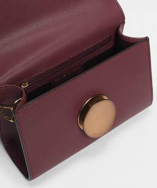 CHARLES & KEITH(チャールズ & キース)の「サーキュラープッシュロッククロスボディバッグ / Circular Push Lock Crossbody Bag(ショルダーバッグ・レディース・ブラック/ブルーグリーン/プラム・S)」の5枚目の写真