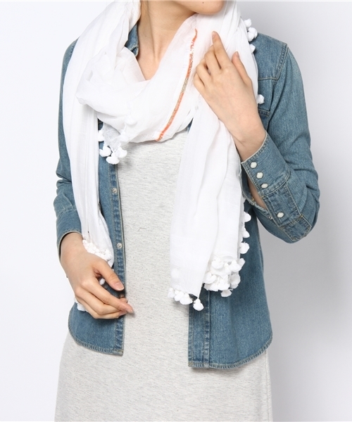 NANO universe（ナノユニバース）の「CITRUS/サイドビーズストール（ストール/ショール・レディース・ホワイト/ベージュ・FREE）」の3枚目の写真