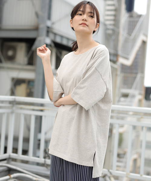 AMERICAN HOLIC(アメリカンホリック)の「裾スリットカットチュニック*(Tシャツ/カットソー・レディース・オフホワイト/カーキ/グレー系その他/ダークネイビー/ベージュ系その他2・FREE)」の3枚目の写真