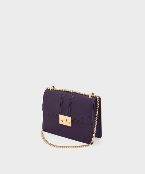 CHARLES & KEITH（チャールズ & キース）の「クロックエフェクトチェーンストラップショルダーバッグ / Croc-Effect Chain Strap Shoulder Bag（ショルダーバッグ・レディース・ブラック/ダークグリーン/パープル/クリアレッド・S）」の14枚目の写真