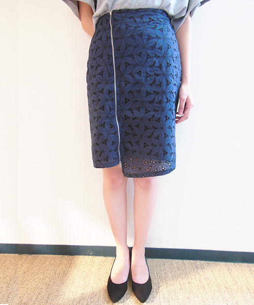 WHO'S WHO gallery（フーズフーギャラリー）の「花柄刺繍ZIPスカート（スカート・レディース・ネイビー/ワインレッド・FREE）」の14枚目の写真