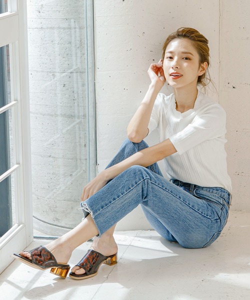 KOBE LETTUCE（コウベレタス）の「クリアヒールワンベルトミュールサンダル（サンダル・レディース・アイボリー/ブラック/クリア/ブラウン系その他・L/LL/M/S）」の6枚目の写真