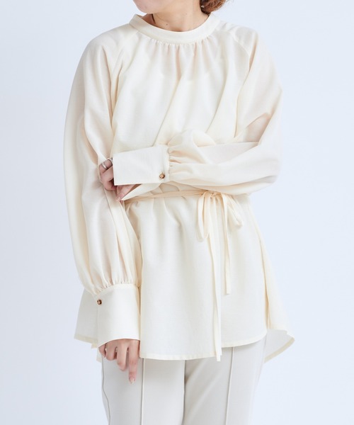 DouDou（ドゥドゥ）の「ハイネック袖ボリュームブラウス（シャツ/ブラウス・レディース・ブラック/オフホワイト・FREE）」の2枚目の写真