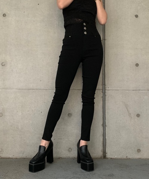 ENVYM（アンビー）の「ハイウエストボタンジェギンス（その他パンツ・レディース・ブラック・SMALL/MEDIUM）」の7枚目の写真