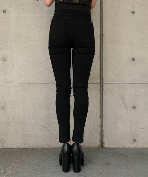 ENVYM（アンビー）の「ハイウエストボタンジェギンス（その他パンツ・レディース・ブラック・SMALL/MEDIUM）」の5枚目の写真