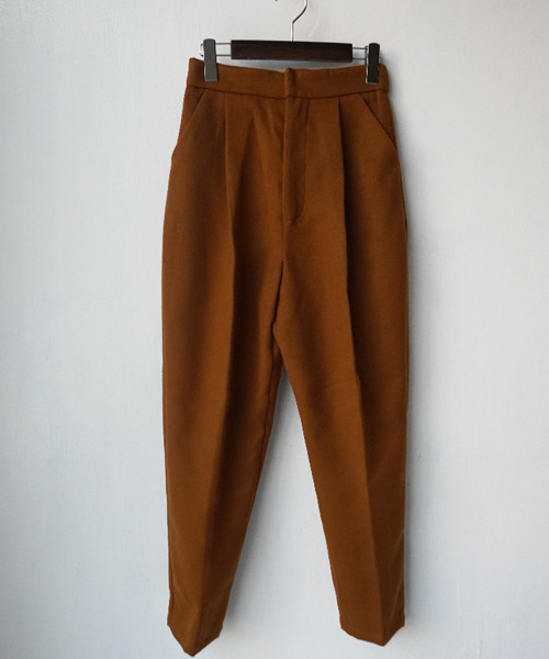 REAL CUBE(リアルキューブ)の「起毛テーパードパンツ(その他パンツ・レディース・ホワイト系その他/ダークブラウン/ベージュ/キャメル・M)」の4枚目の写真