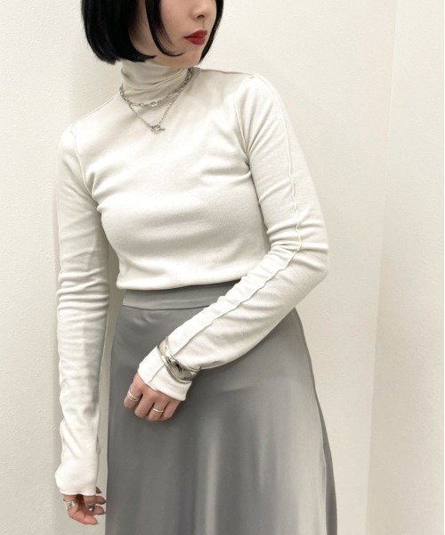 apres jour mignon(アプレジュールミニョン)の「リブハイネックメロートップス【ZOZOTOWN限定アイテム】(Tシャツ/カットソー・レディース・アイボリー/ダークブラウン/ブラック/ブルー系その他・X-LARGE/フリー)」の6枚目の写真
