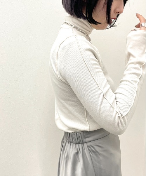 apres jour mignon(アプレジュールミニョン)の「リブハイネックメロートップス【ZOZOTOWN限定アイテム】(Tシャツ/カットソー・レディース・アイボリー/ダークブラウン/ブラック/ブルー系その他・X-LARGE/フリー)」の7枚目の写真