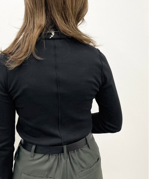 apres jour mignon(アプレジュールミニョン)の「リブハイネックメロートップス【ZOZOTOWN限定アイテム】(Tシャツ/カットソー・レディース・アイボリー/ダークブラウン/ブラック/ブルー系その他・X-LARGE/フリー)」の13枚目の写真