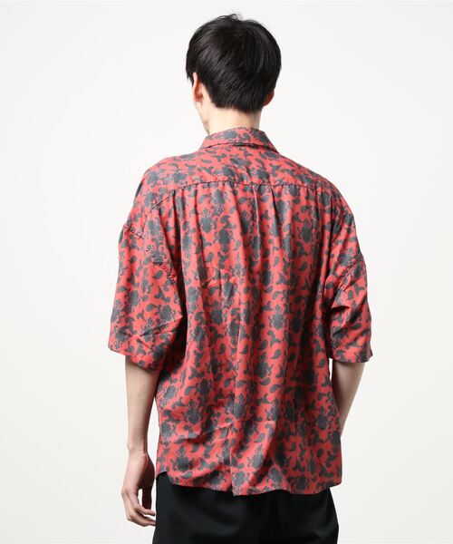 SPINNS（スピンズ）の「【ゆったりシルエット】ダマスク総柄半袖シャツ（シャツ/ブラウス・メンズ・パープル/ピンク/ターコイズブルー/ブルー・ONESIZE）」の6枚目の写真