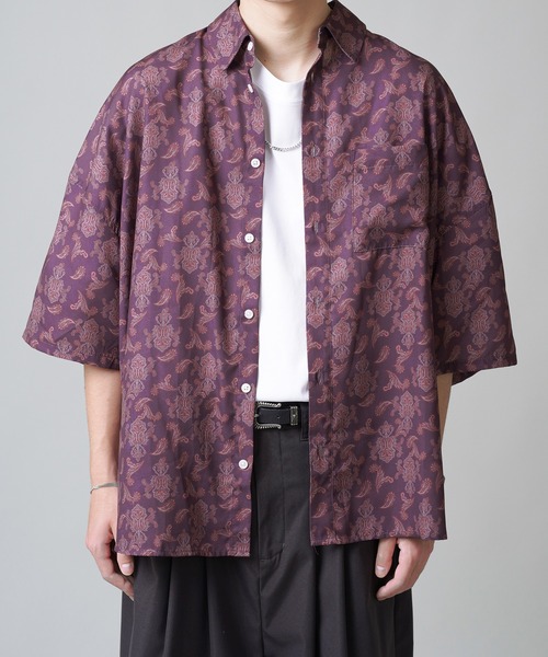 SPINNS（スピンズ）の「【ゆったりシルエット】ダマスク総柄半袖シャツ（シャツ/ブラウス・メンズ・パープル/ピンク/ターコイズブルー/ブルー・ONESIZE）」の3枚目の写真