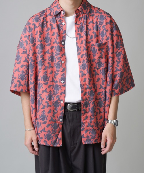 SPINNS（スピンズ）の「【ゆったりシルエット】ダマスク総柄半袖シャツ（シャツ/ブラウス・メンズ・パープル/ピンク/ターコイズブルー/ブルー・ONESIZE）」の4枚目の写真