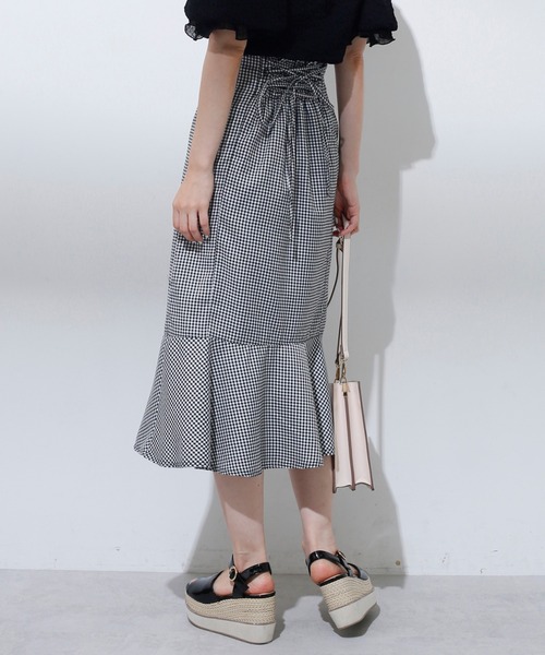 one after another NICE CLAUP（ワンアフターアナザーナイスクラップ）の「後ろレースアップマーメイドスカート（デニムスカート・レディース・ブラック系その他/アイボリー/ピンクベージュ/インディゴブルー/サックスブルー・FREE）」の3枚目の写真