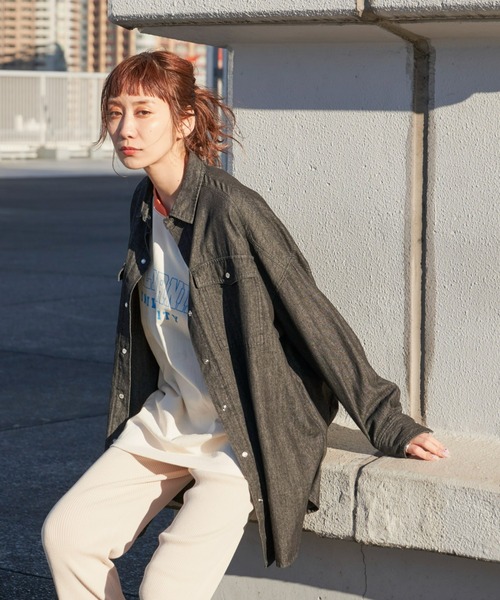 Auntie Rosa Holiday（アンティローザホリデー）の「デニムBIGシャツ（シャツ/ブラウス・レディース・ブラック/ブルー・FREE）」の4枚目の写真