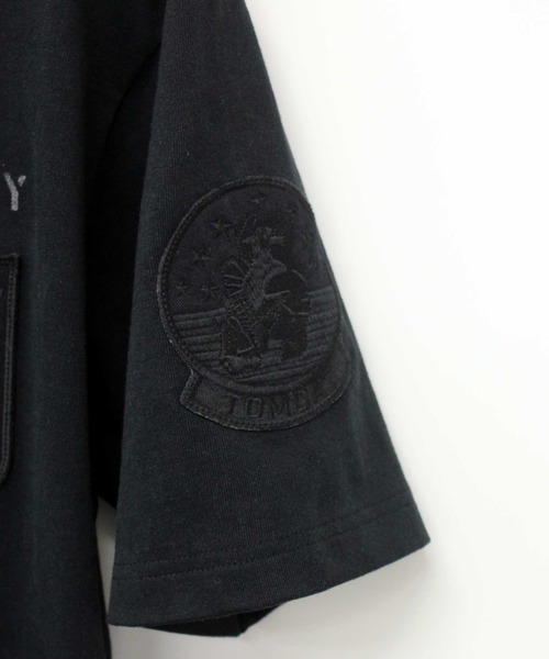 AVIREX(アヴィレックス)の「【WEB&DEPOT限定】トップガン ワッペン Tシャツ/ S/S CREW NECK TOP GUN WAPPEN T-SHIRT(Tシャツ/カットソー・レディース・ホワイト/ブラック×ブラック/ブラック/ネイビー/オレンジ/ブラック系その他・X-LARGE/FREE/LARGE/MEDIUM/2XL)」の10枚目の写真