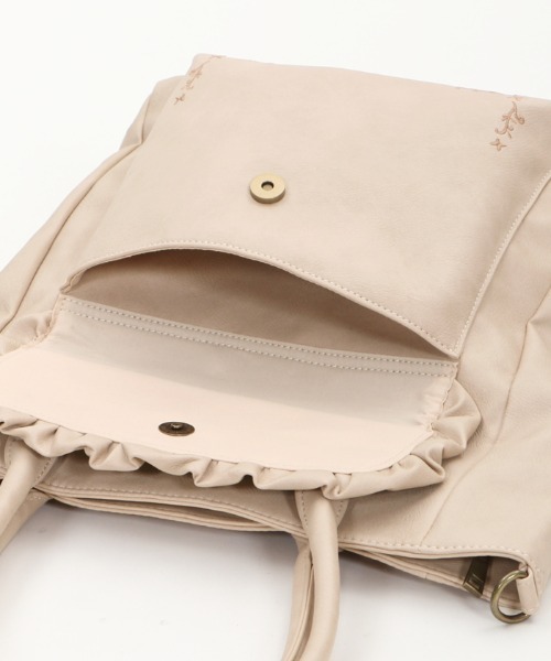 axes femme（アクシーズファム）の「縦型ポケット付きＡ４トート（トートバッグ・レディース・ベージュ/ネイビー/ピンク・MEDIUM）」の14枚目の写真