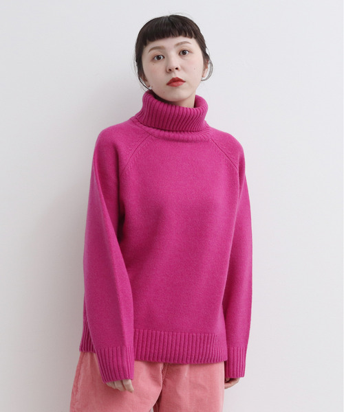 CHILD WOMAN(チャイルドウーマン)の「Extrafine merino wool 5GGタートルネックプルオーバー(ニット/セーター・レディース・パープル/ネイビー/ブラウン/レッド/ピンク/イエロー/グリーン/アイボリー/グリーン系その他/ピンク系その他/サックスブルー・FREE)」の10枚目の写真