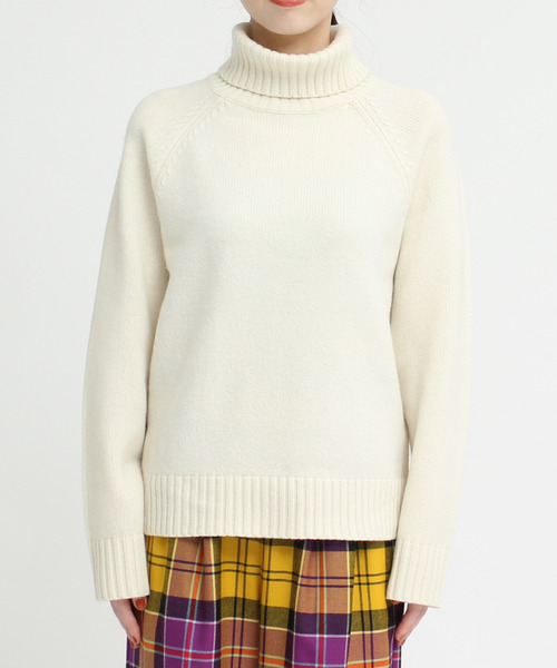 CHILD WOMAN(チャイルドウーマン)の「Extrafine merino wool 5GGタートルネックプルオーバー(ニット/セーター・レディース・パープル/ネイビー/ブラウン/レッド/ピンク/イエロー/グリーン/アイボリー/グリーン系その他/ピンク系その他/サックスブルー・FREE)」の17枚目の写真