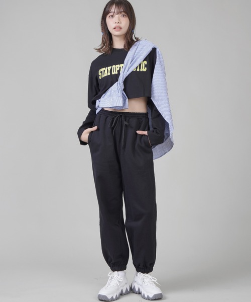 SPINNS（スピンズ）の「ロゴ刺繍 ショート丈長袖Tシャツ（Tシャツ/カットソー・レディース・ブラック/ネイビー/ダークグリーン/オフホワイト・ONESIZE）」の9枚目の写真