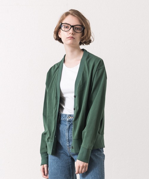 ALLUMER（アリュメール）の「Vネックカーディガン（カーディガン/ボレロ・レディース・グリーン/ホワイト/ブラック/オレンジ・1）」の3枚目の写真