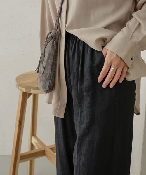 URBAN RESEARCH DOORS（アーバンリサーチドアーズ）の「ワッシャー加工イージーパンツ（その他パンツ・レディース・ネイビー/イエロー系その他・ONE）」の2枚目の写真