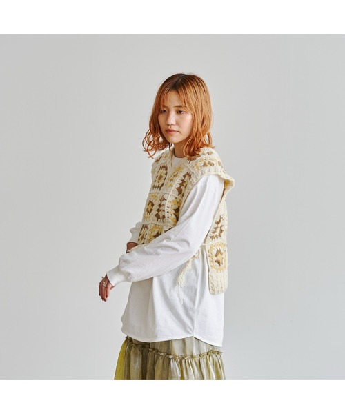 CPCM（シーピーシーエム）の「クロシェ花刺繍ベスト（ニット/セーター・レディース・ホワイト/ブラック・FREE）」の6枚目の写真