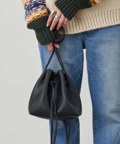 CIAOPANIC TYPY（チャオパニックティピー）の「合皮ポーチタックショルダー（ショルダーバッグ・レディース・ホワイト/ブラック/グレイッシュベージュ・ONE SIZE）」の2枚目の写真