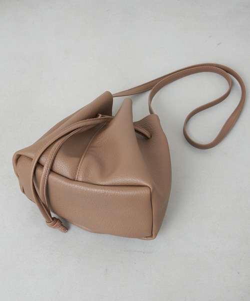 CIAOPANIC TYPY（チャオパニックティピー）の「合皮ポーチタックショルダー（ショルダーバッグ・レディース・ホワイト/ブラック/グレイッシュベージュ・ONE SIZE）」の11枚目の写真