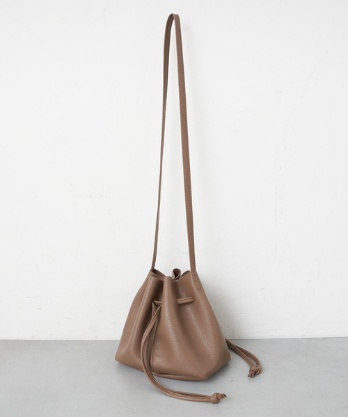 CIAOPANIC TYPY（チャオパニックティピー）の「合皮ポーチタックショルダー（ショルダーバッグ・レディース・ホワイト/ブラック/グレイッシュベージュ・ONE SIZE）」の13枚目の写真