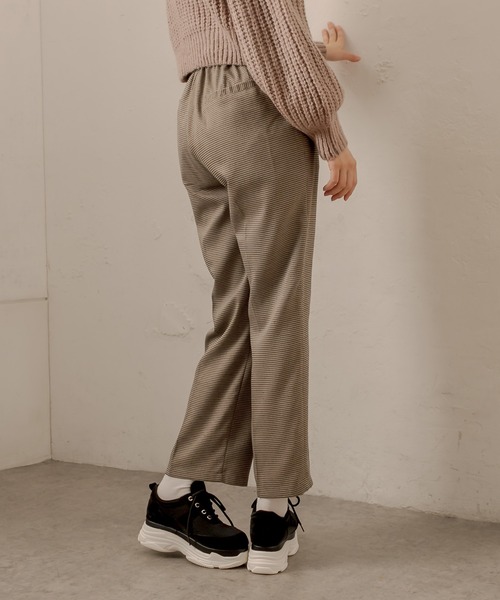 OLIVE des OLIVE(オリーブデオリーブ)の「ショコラスラックスパンツ(スラックス・レディース・ライトグレー/ダークベージュ/グリーン・SMALL/MEDIUM)」の12枚目の写真