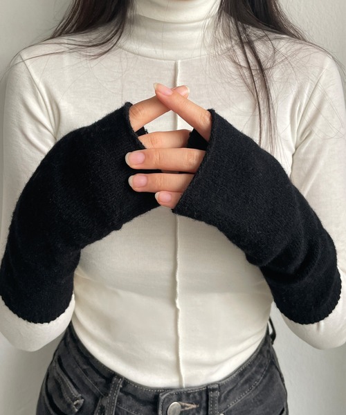 CEMONEMO(セモネモ)の「ウール混 ニット アームウォーマー(手袋・レディース・ブラック/ベージュ/ブラウン/グレー・FREE)」の8枚目の写真