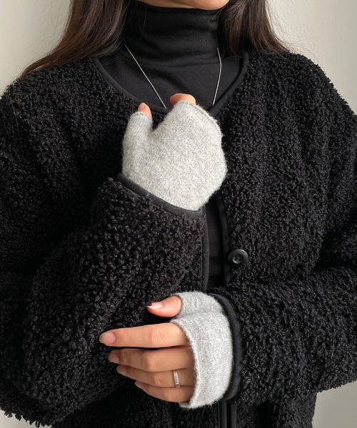 CEMONEMO(セモネモ)の「ウール混 ニット アームウォーマー(手袋・レディース・ブラック/ベージュ/ブラウン/グレー・FREE)」の6枚目の写真