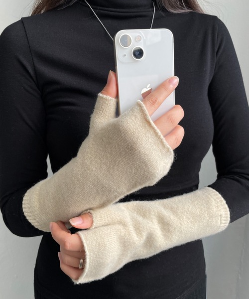 CEMONEMO(セモネモ)の「ウール混 ニット アームウォーマー(手袋・レディース・ブラック/ベージュ/ブラウン/グレー・FREE)」の15枚目の写真