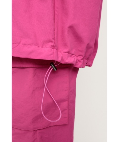 SLY（スライ）の「NYLON STAND ZIP PULL OVER ナイロン スタンドジップ プルオーバー（パーカー・レディース・ブラック/ピンク・FREE）」の6枚目の写真