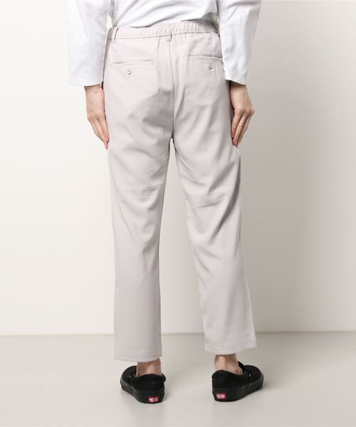 IKKA LOUNGE（イッカラウンジ）の「イージーケアイージーアンクルパンツ（その他パンツ・メンズ・ライトグレー/オリーブ・XL/L/S/M）」の3枚目の写真