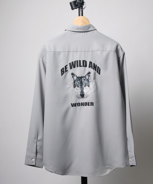 Salong hameu（サロン ハミュー）の「グラフィック背中刺繍シャツ メンズ レディース ユニセックス/長袖レギュラーカラーシャツ（シャツ/ブラウス・メンズ・グレー/ブラック/ホワイト/ブラック系その他/グリーン/ホワイト系その他/ホワイト系その他2/グレイッシュブルー/グリーン系その他/ベージュ/ホワイト系その他3/ブラック系その他2/ブラック系その他3/ブラック系その他4/ブラック系その他5/ブラック系その他6/ブラック系その他7・M/L/LL）」の15枚目の写真