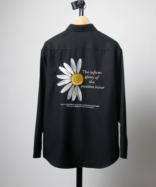 Salong hameu（サロン ハミュー）の「グラフィック背中刺繍シャツ メンズ レディース ユニセックス/長袖レギュラーカラーシャツ（シャツ/ブラウス・メンズ・グレー/ブラック/ホワイト/ブラック系その他/グリーン/ホワイト系その他/ホワイト系その他2/グレイッシュブルー/グリーン系その他/ベージュ/ホワイト系その他3/ブラック系その他2/ブラック系その他3/ブラック系その他4/ブラック系その他5/ブラック系その他6/ブラック系その他7・M/L/LL）」の12枚目の写真